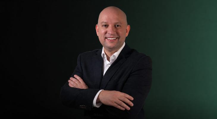 Capa editorial de tecnologia para artigo sobre acessibilidade digital